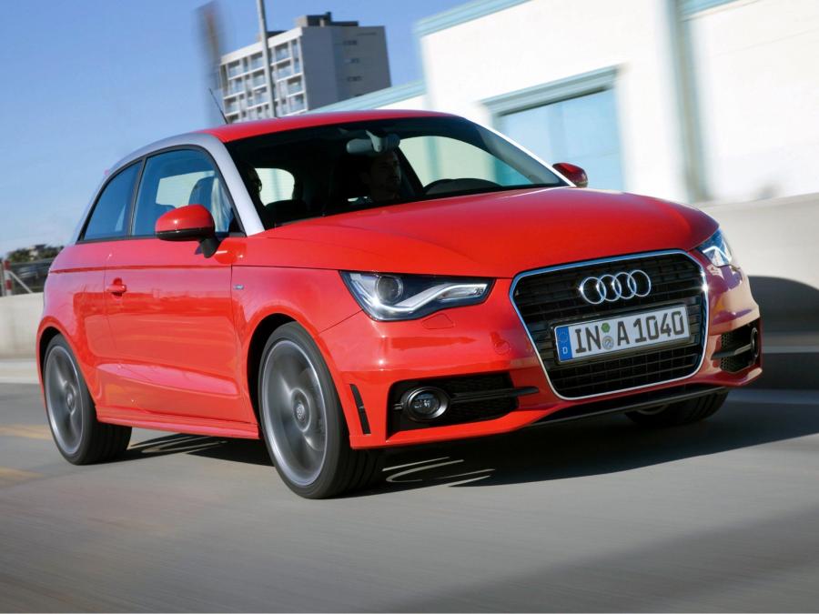  Audi A1 TFSI S-Line 2010 года  (фото 26 из 30)